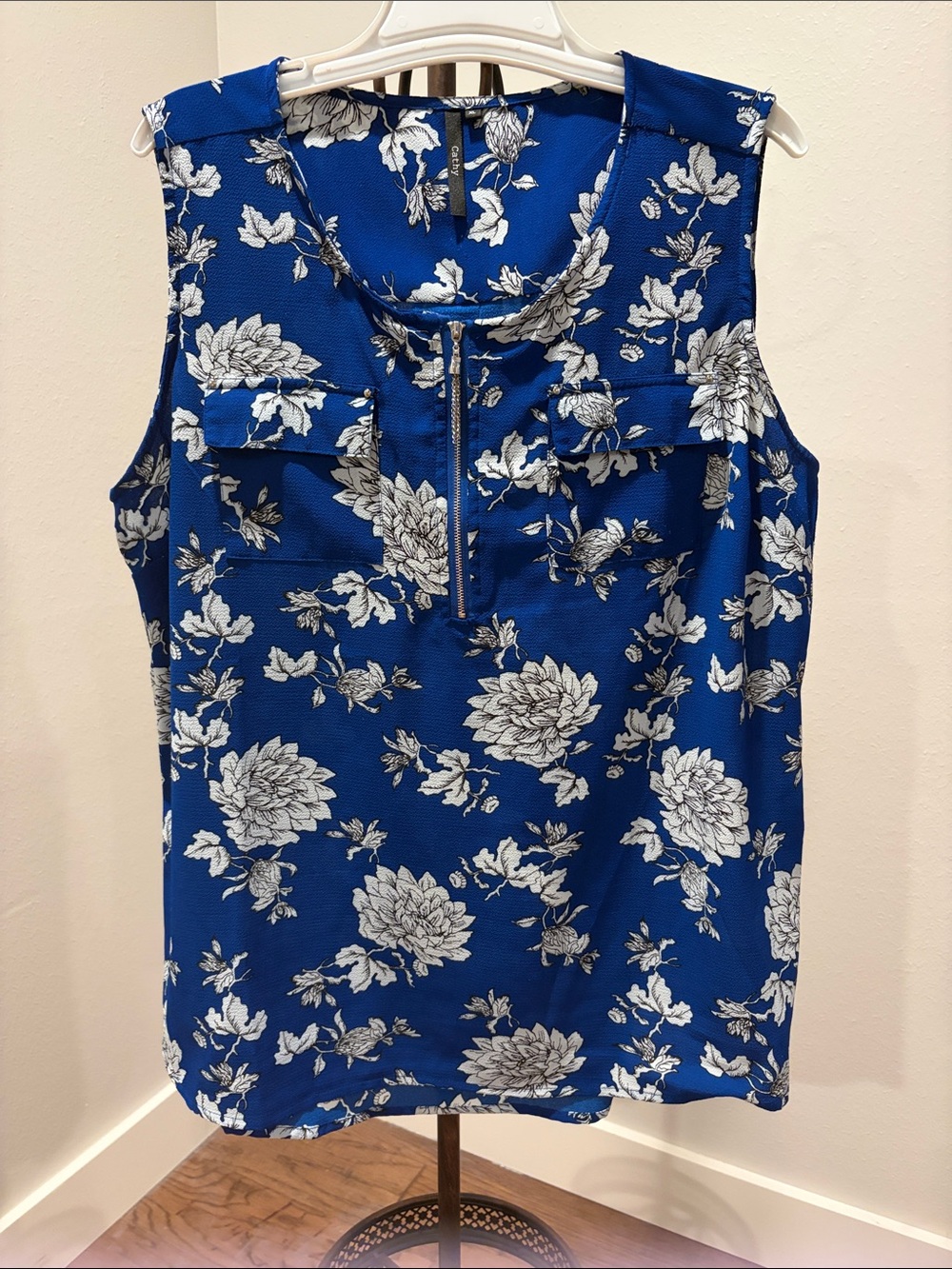 Floral Zip-Front Sleeveless Camisole - Blue and White